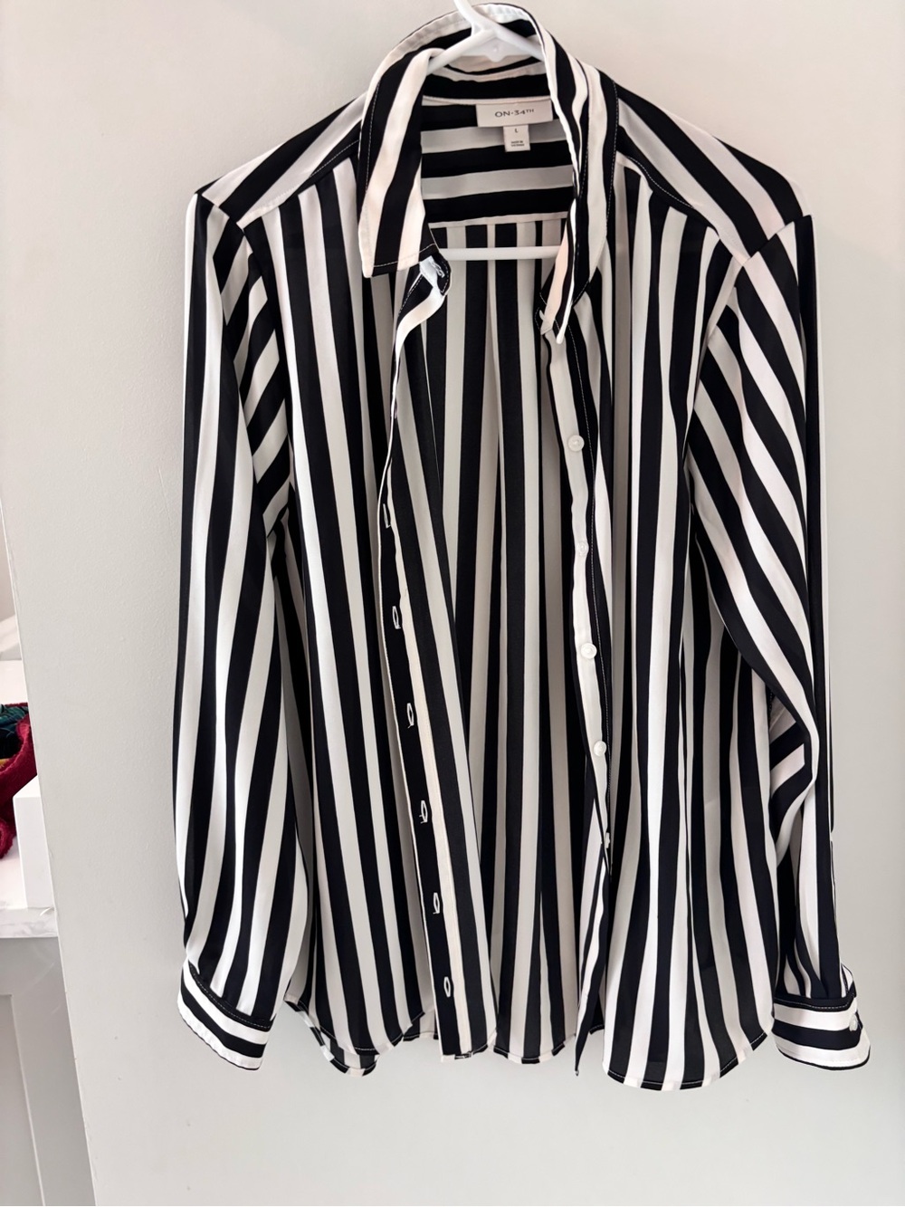 on twelfth Women's Button-Front Crepe Shirt - Picture 5 of 7